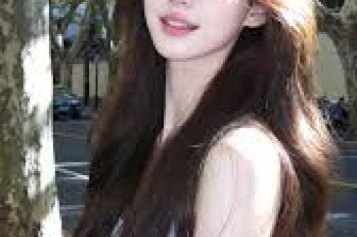 张凌赫评论区沦陷！连上8个热搜遭网友讽刺：39个人就崩溃了？