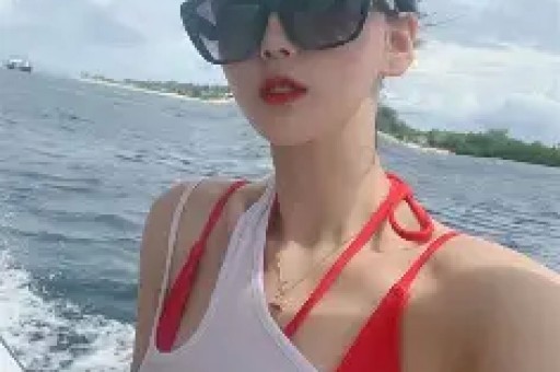 新晋小花要拆很新的房子被黑料骂上热搜是因为爱太多？