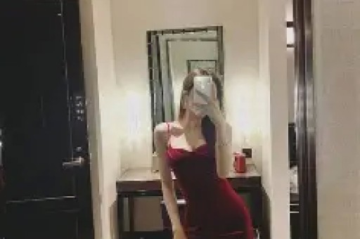 娱乐圈大瓜连环炸：黑眼圈男星疑隐瞒二胎冷巴豪车代言照常走花路