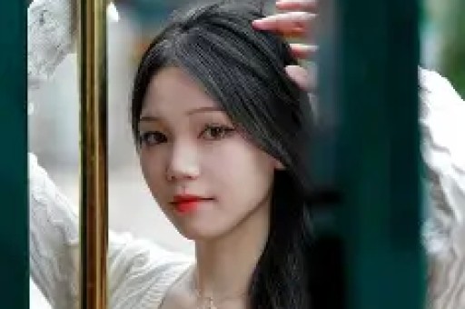 网红黄一鸣账号被封：从自曝未婚生女到遛狗冲突网红生涯大翻车